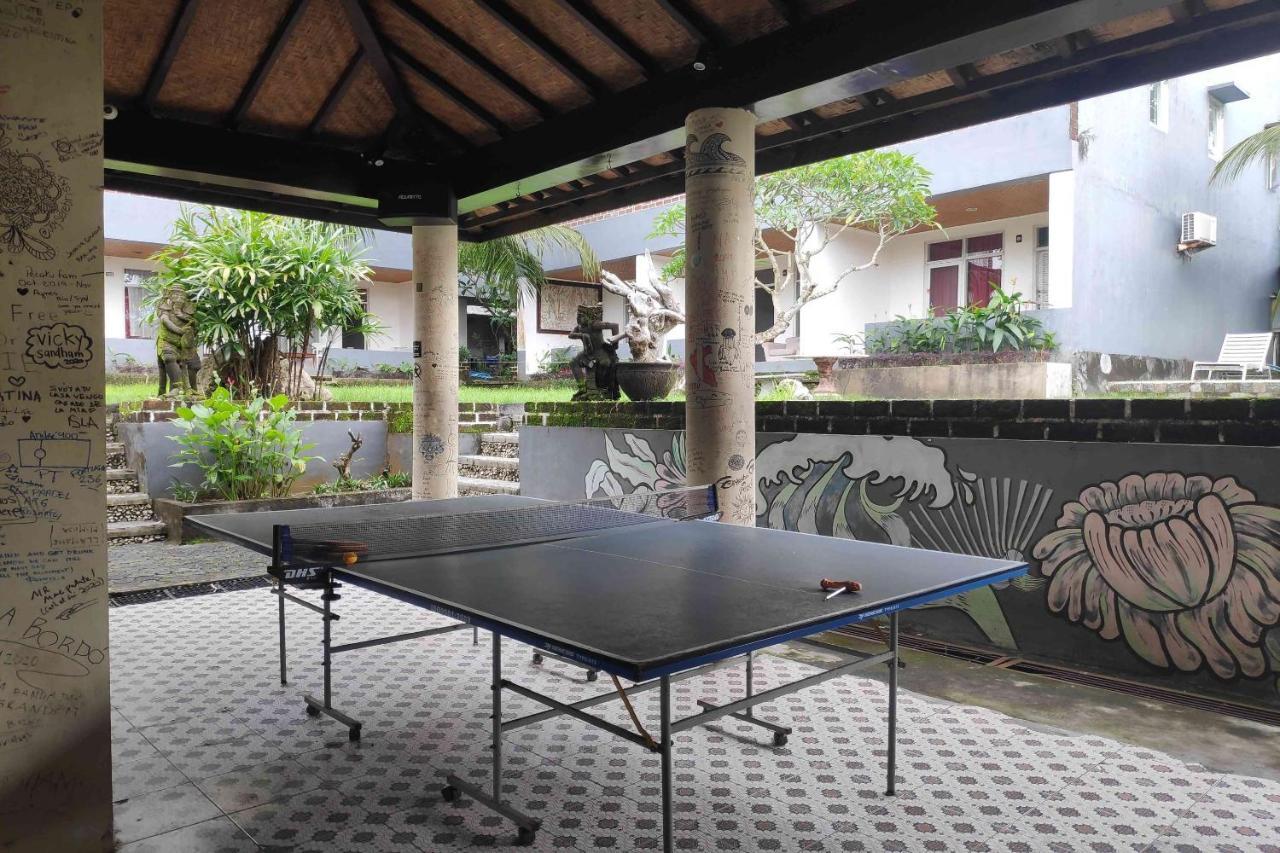 Pecatu Guesthouse อูลูวาตู ภายนอก รูปภาพ