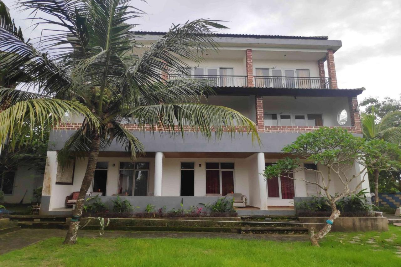 Pecatu Guesthouse อูลูวาตู ภายนอก รูปภาพ