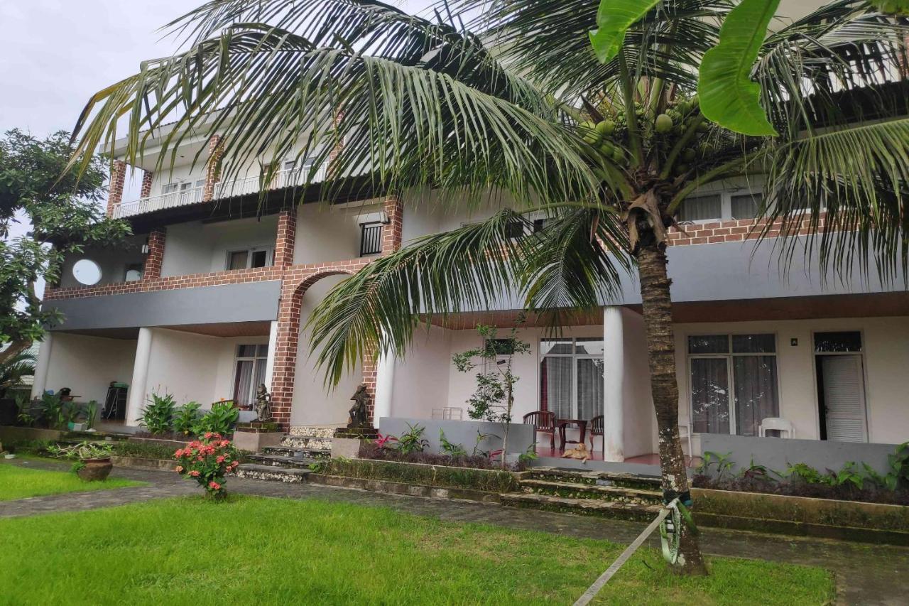 Pecatu Guesthouse อูลูวาตู ภายนอก รูปภาพ