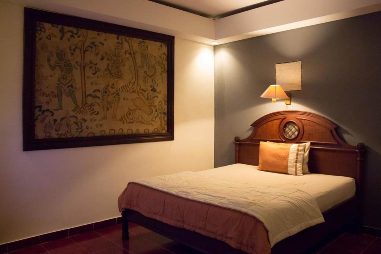 Pecatu Guesthouse อูลูวาตู ภายนอก รูปภาพ