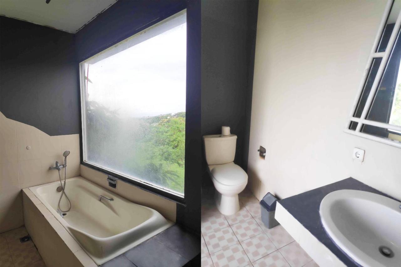 Pecatu Guesthouse อูลูวาตู ภายนอก รูปภาพ