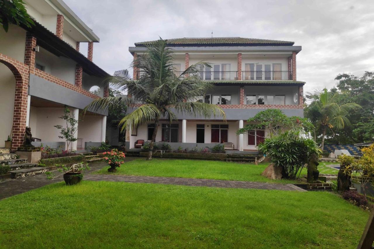 Pecatu Guesthouse อูลูวาตู ภายนอก รูปภาพ
