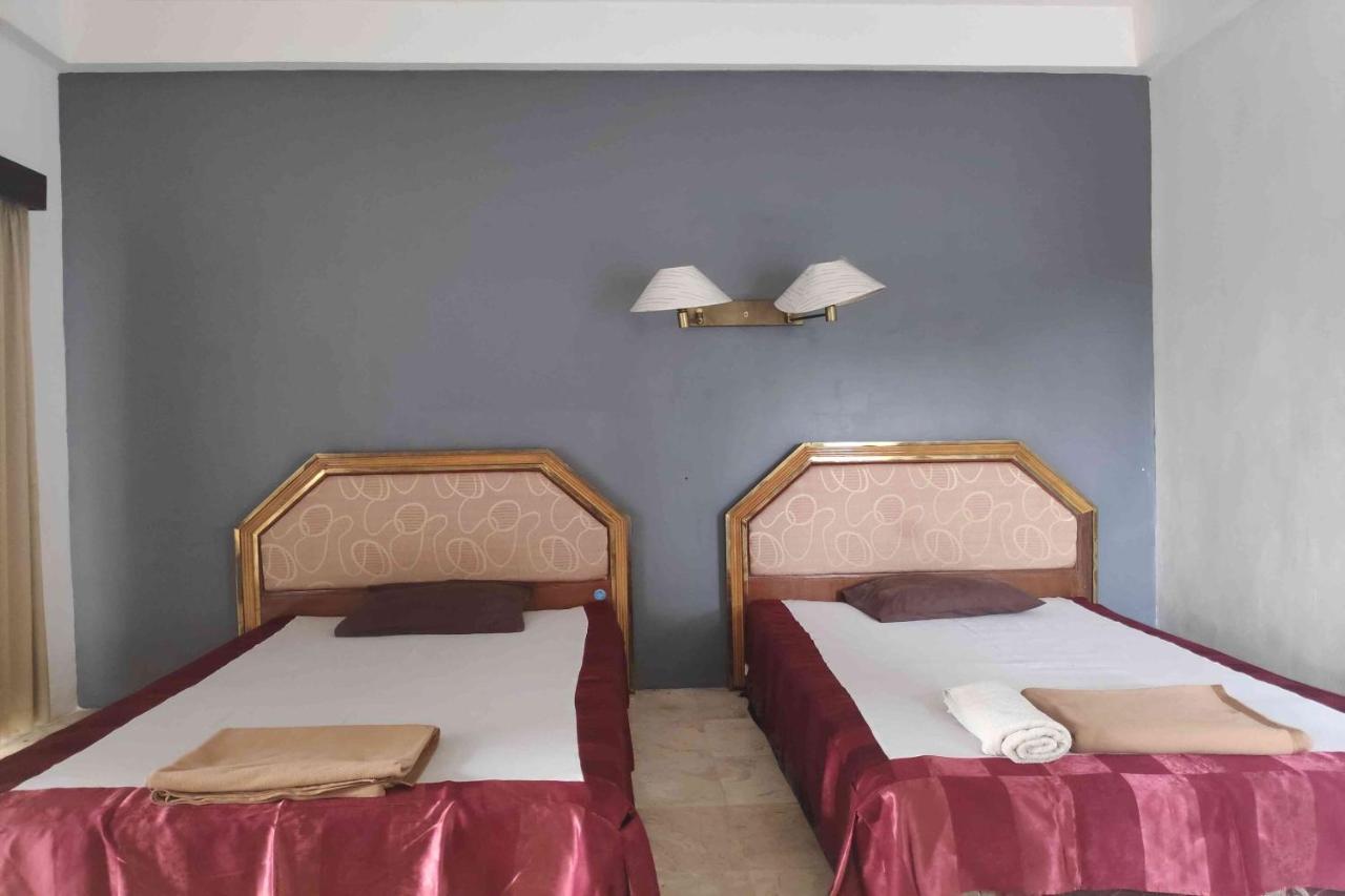 Pecatu Guesthouse อูลูวาตู ภายนอก รูปภาพ