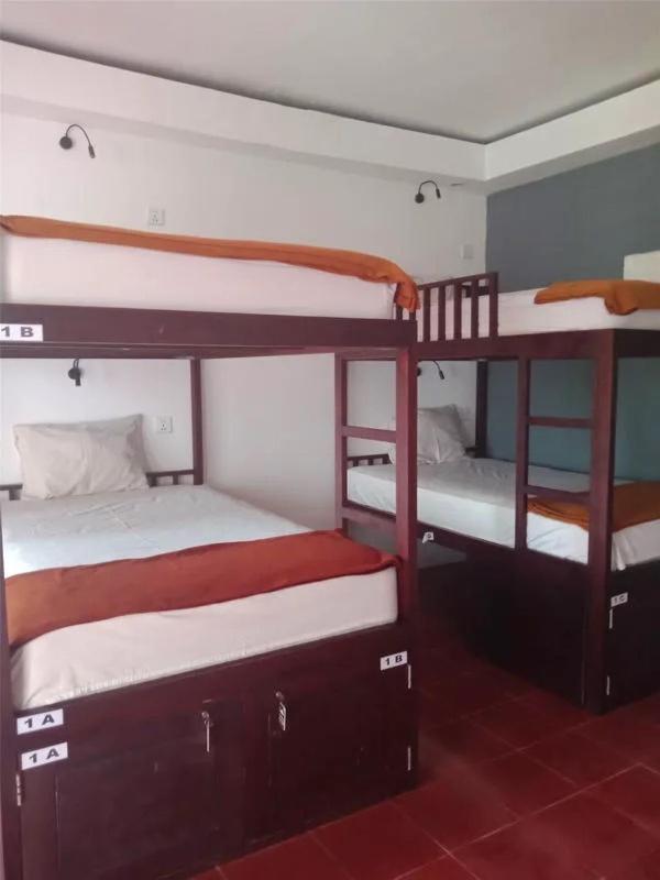 Pecatu Guesthouse อูลูวาตู ภายนอก รูปภาพ