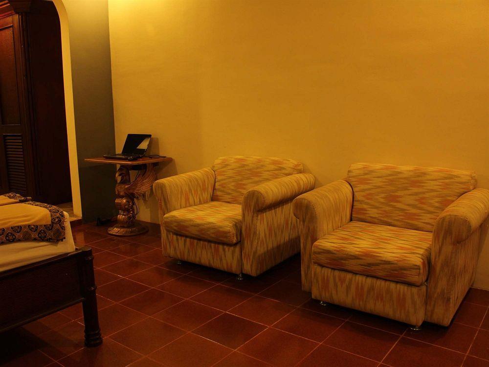 Pecatu Guesthouse อูลูวาตู ภายนอก รูปภาพ