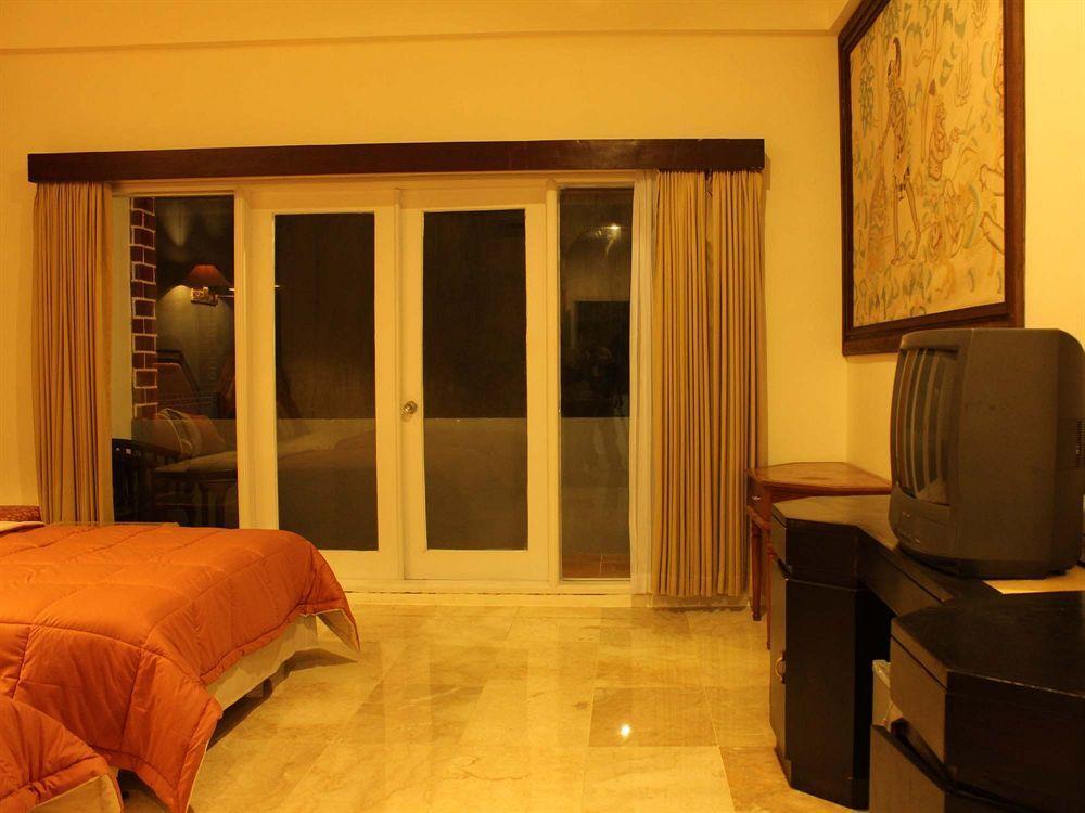 Pecatu Guesthouse อูลูวาตู ภายนอก รูปภาพ