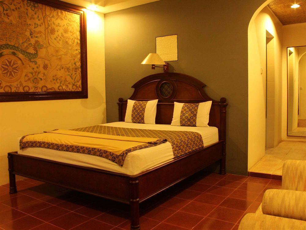 Pecatu Guesthouse อูลูวาตู ภายนอก รูปภาพ