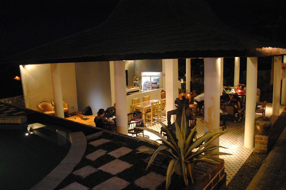 Pecatu Guesthouse อูลูวาตู ภายนอก รูปภาพ